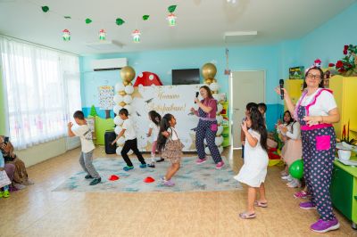 Изпращане на децата от подготвителна група  - ДГ Снежанка - Зетьово