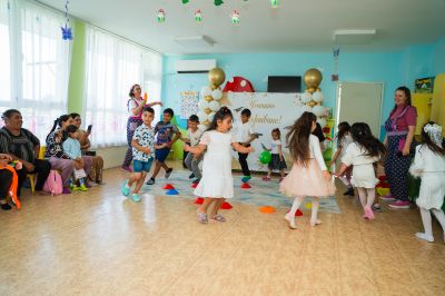 Изпращане на децата от подготвителна група - ДГ Снежанка - Зетьово