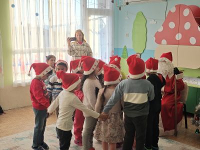 Дядо Коледа в детската градина - ДГ Снежанка - Зетьово